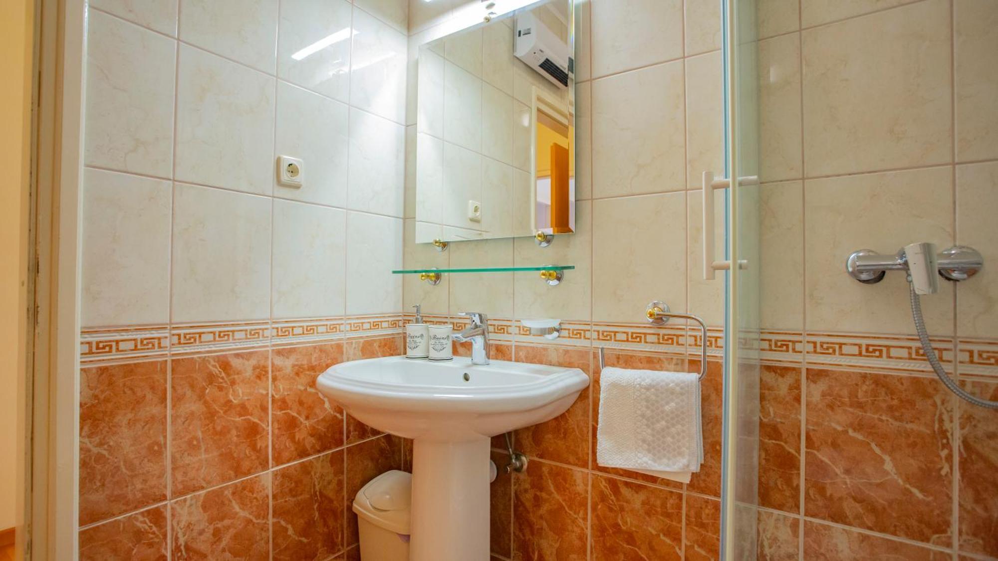 Baska Voda Apartments - Steps From The Beach, Free Parking, Central Location Exterior photo