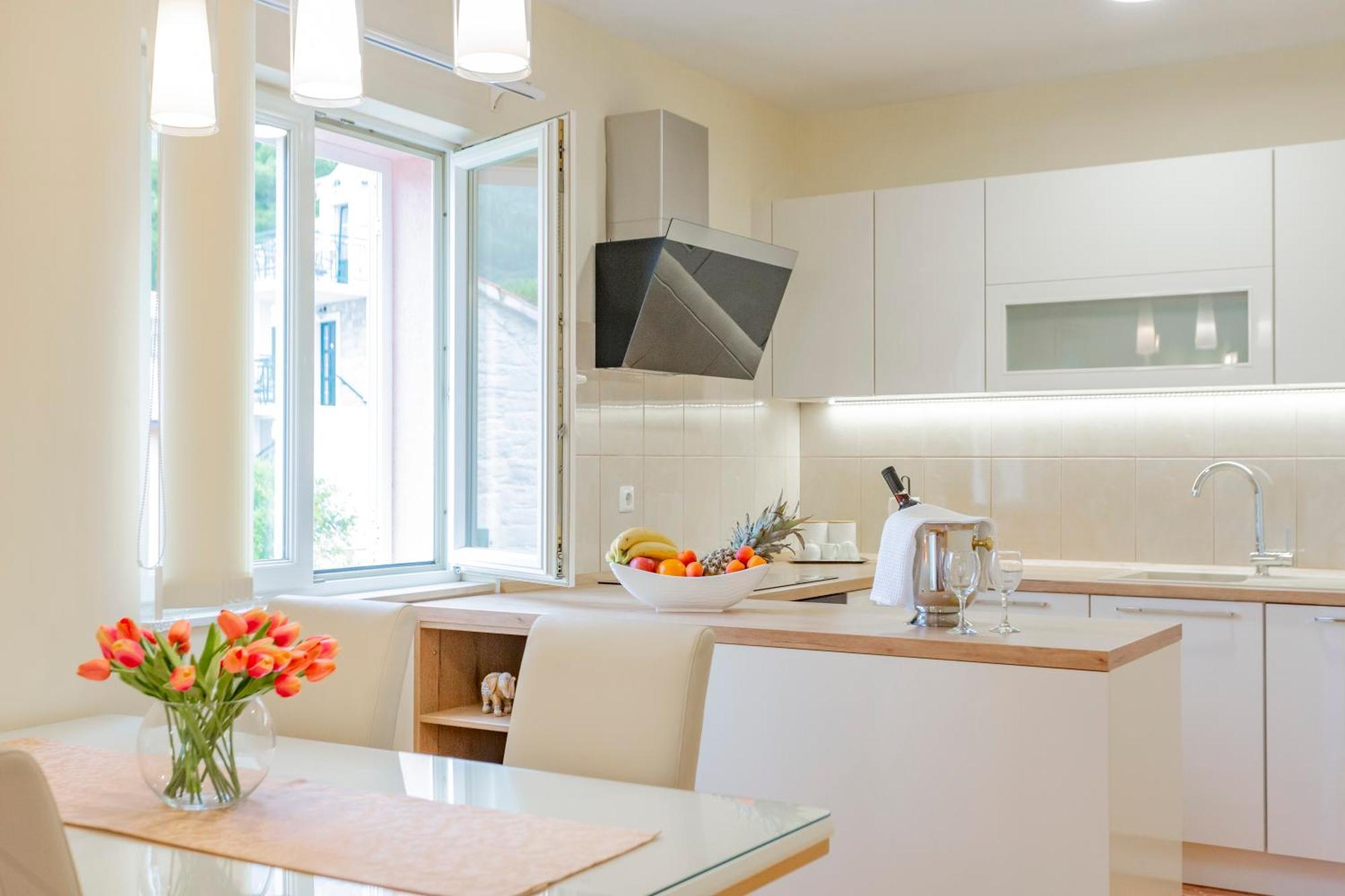 Baska Voda Apartments - Steps From The Beach, Free Parking, Central Location Exterior photo