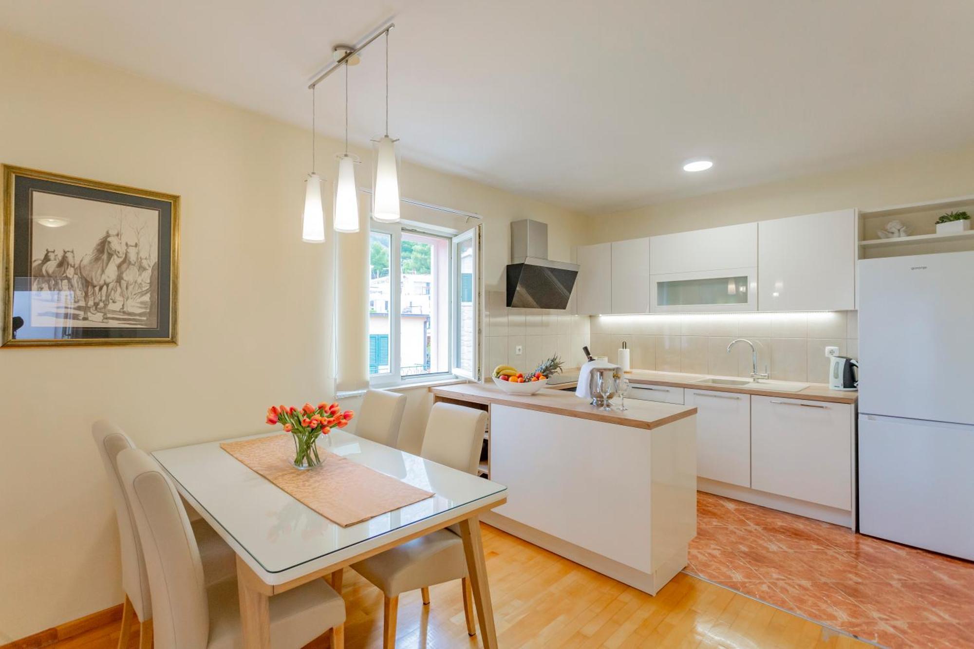 Baska Voda Apartments - Steps From The Beach, Free Parking, Central Location Exterior photo