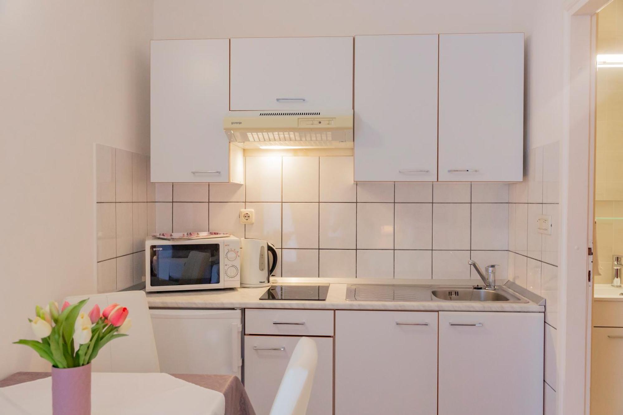 Baska Voda Apartments - Steps From The Beach, Free Parking, Central Location Exterior photo
