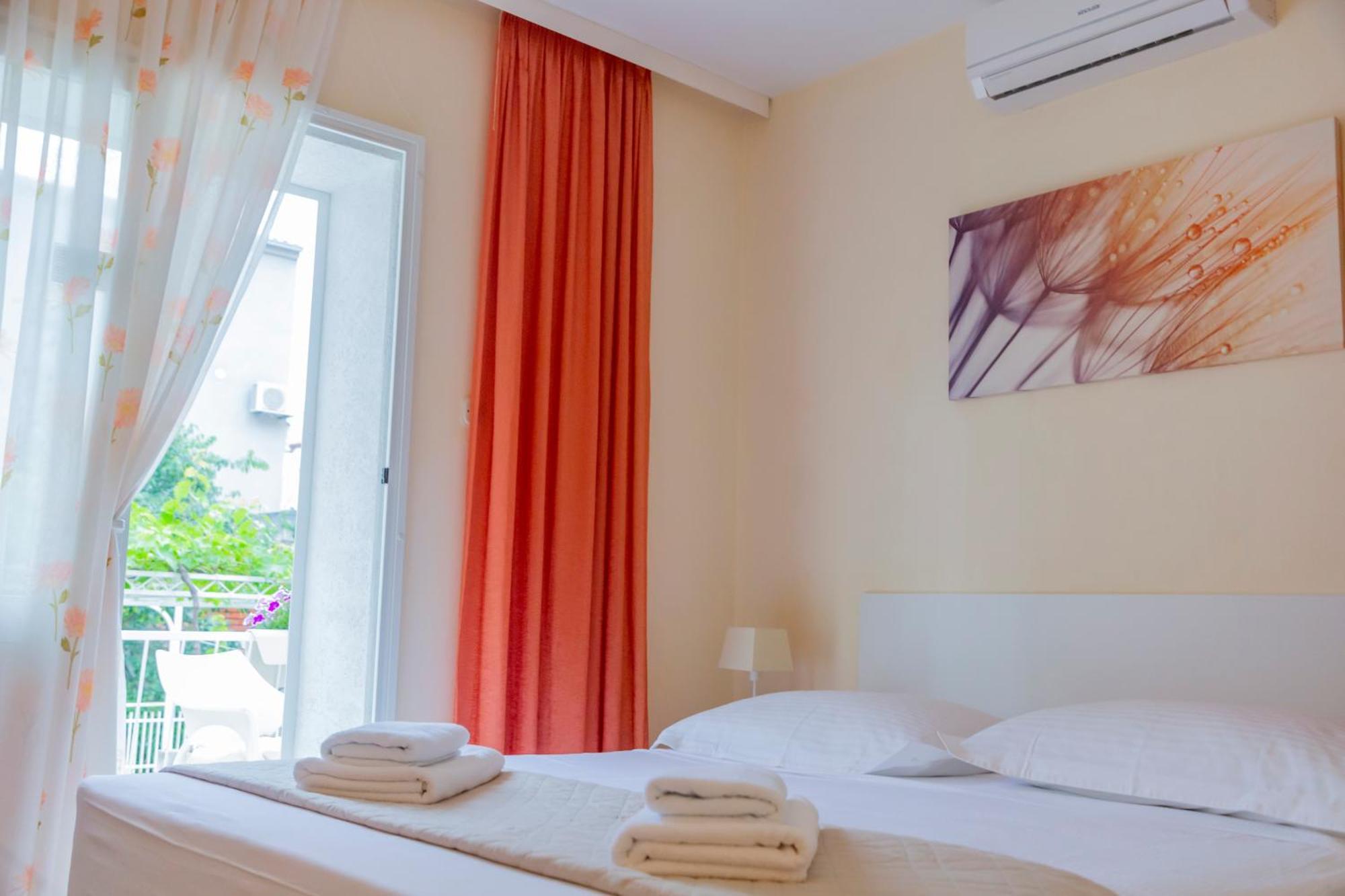 Baska Voda Apartments - Steps From The Beach, Free Parking, Central Location Exterior photo